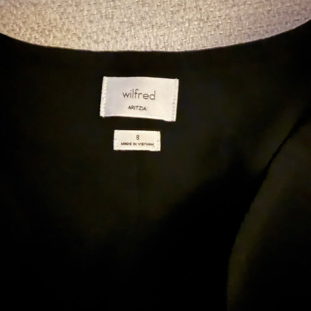 Aritzia Wilfred Black Crepette Attire Vest - Picture 6 of 6